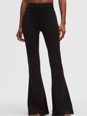 NWOT Lululemon Groove High-Rise Ribbed Flair Pant